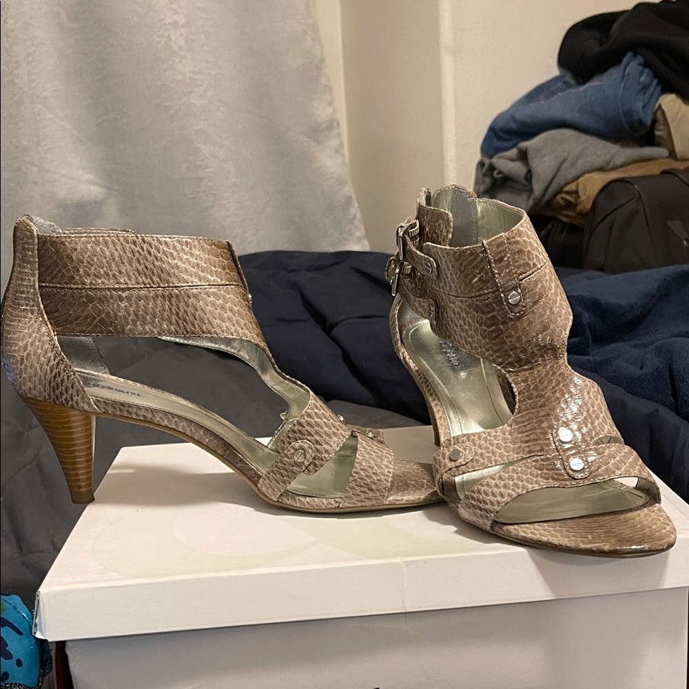 Style & Co. Textured Brown Heels